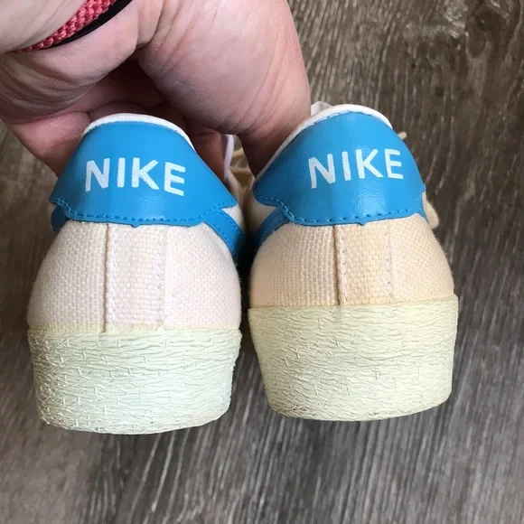 Nike - Picture 13 of 17